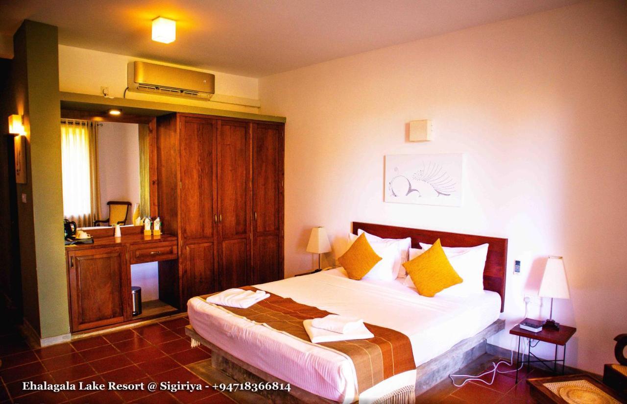 Ehalagala Lake Resort สิกิริยา ภายนอก รูปภาพ