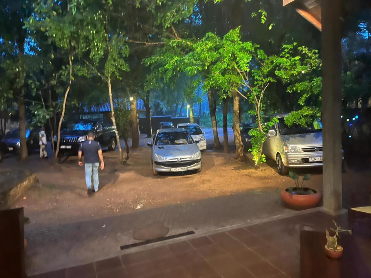 Ehalagala Lake Resort สิกิริยา ภายนอก รูปภาพ