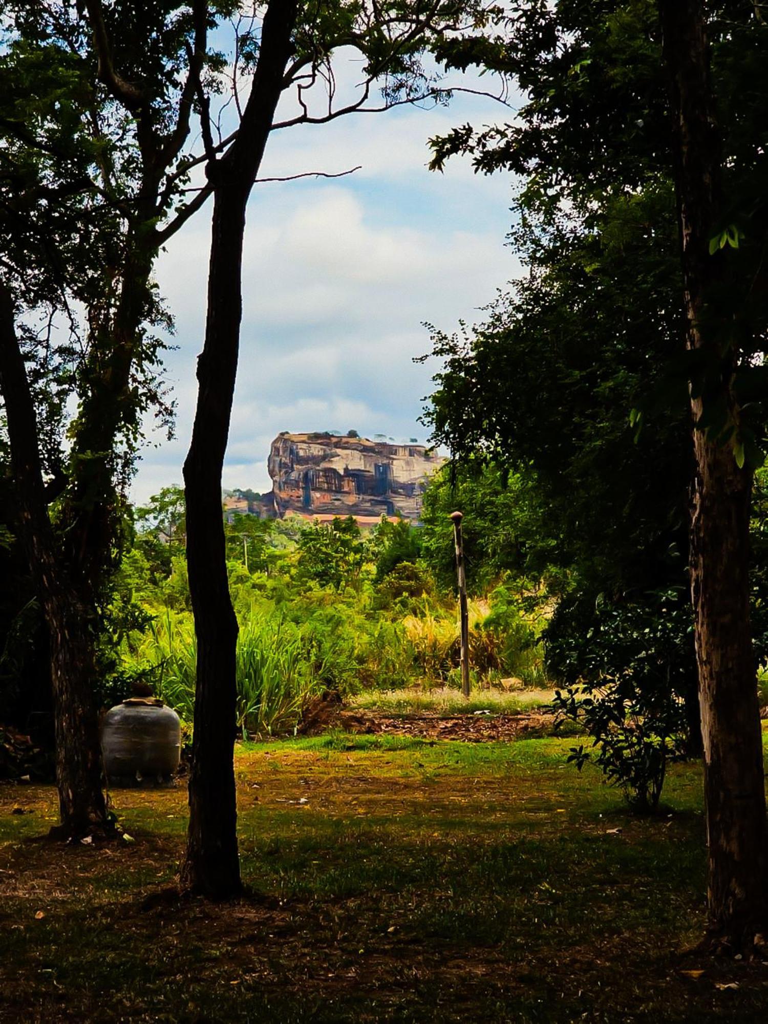 Ehalagala Lake Resort สิกิริยา ภายนอก รูปภาพ