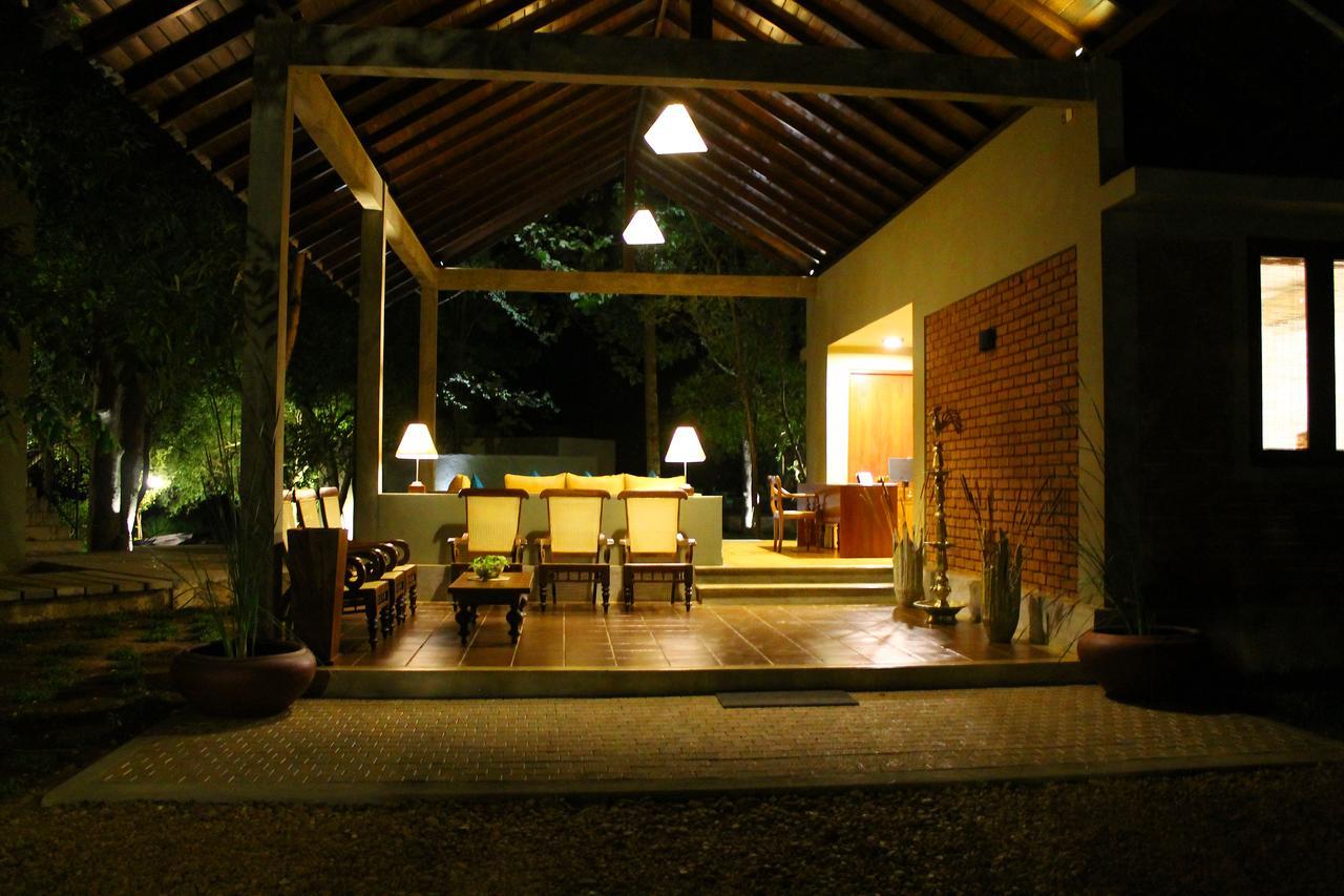 Ehalagala Lake Resort สิกิริยา ภายนอก รูปภาพ